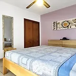 Casa Claudia, Cristianos *
